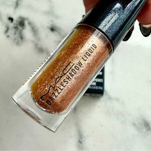 *NIB* MAC Cosmetics Dazzleshadow Liquid in Blinking Brilliant